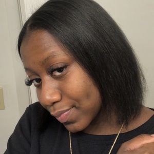 Meet your Posher, Caila